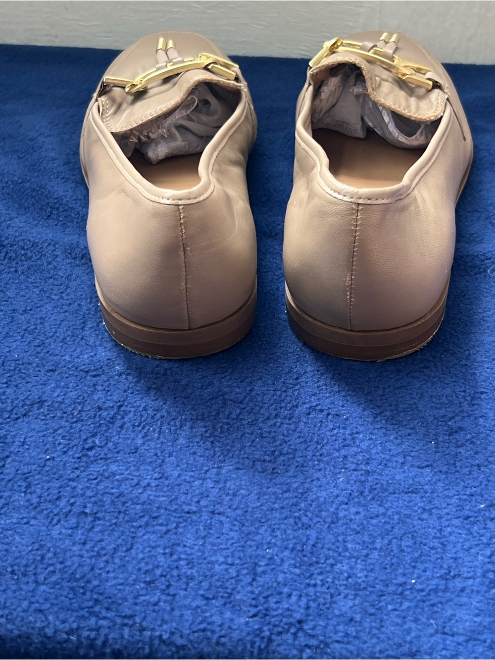 Easy Spirit Evolve Taupe Leather Loafers with Gold Chain Detail - Picture 2 of 11